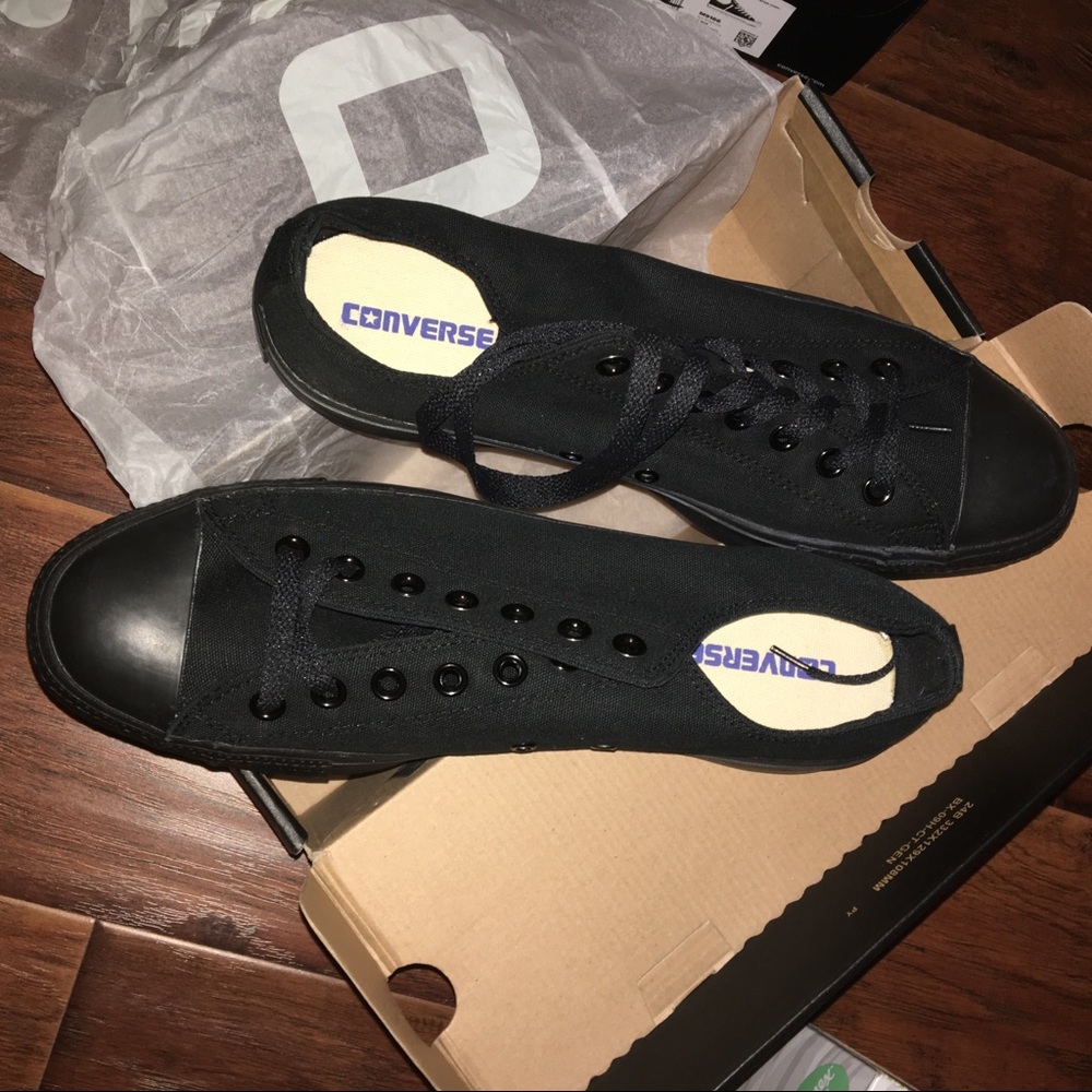 Mens all Black  Converse Low Top